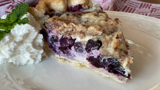 Image of Blueberry Sour Cream Pie w/Pecan Crumble 